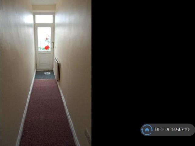4 bedroom semi detached house to rent