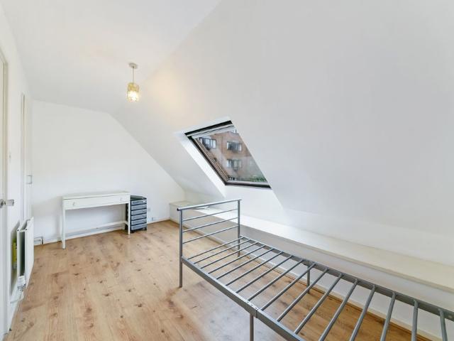 4 bedroom semi detached house to rent