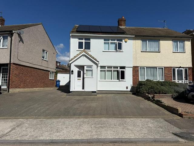 4 bedroom semi detached house to rent