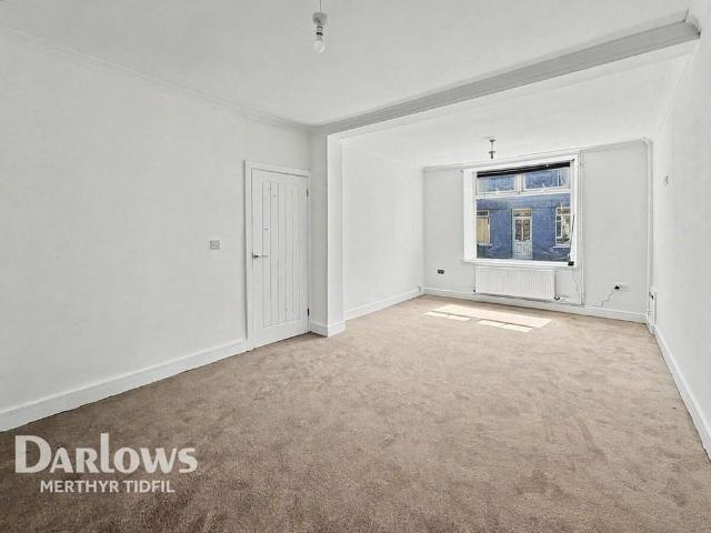 4 bedroom semi detached house to rent