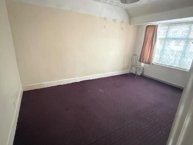 4 bedroom semi detached house to rent