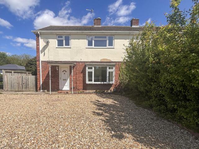 4 bedroom semi detached house to rent