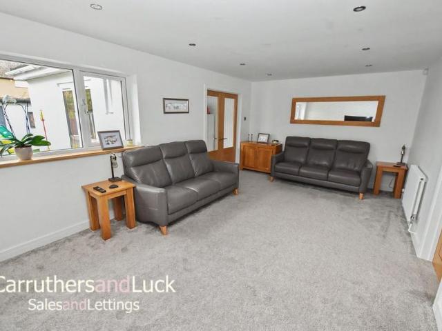 4 bedroom semi detached house to rent
