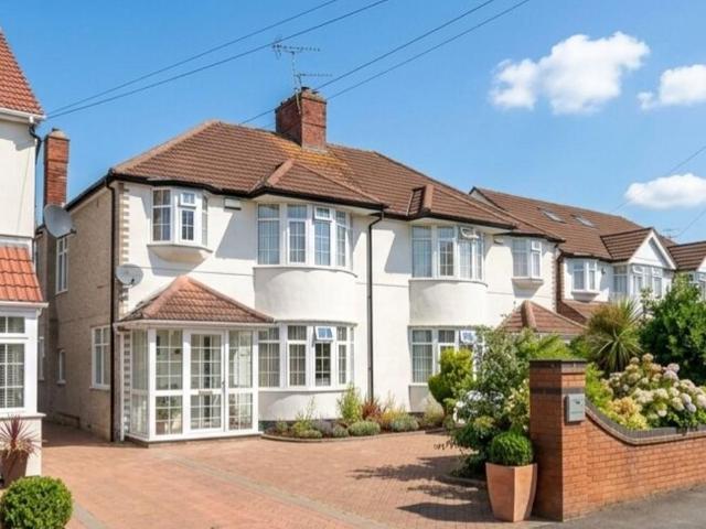4 bedroom semi detached house to rent