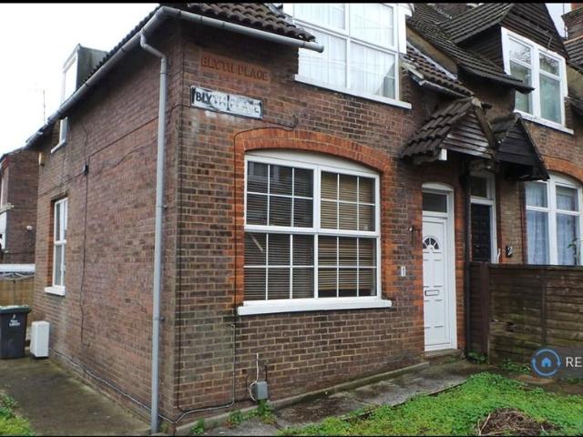 4 bedroom semi detached house to rent