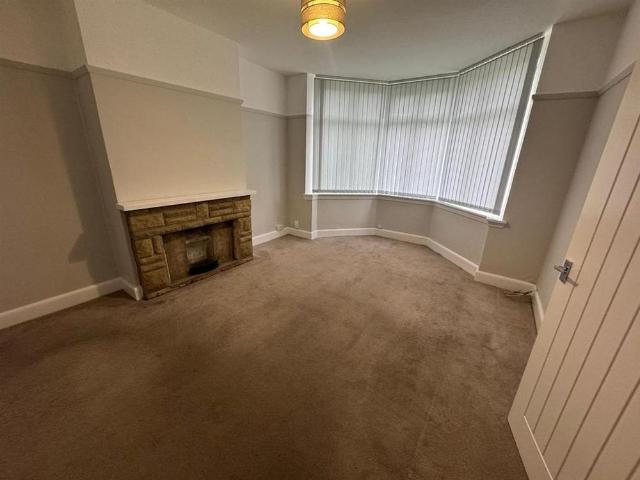 4 bedroom semi detached house to rent