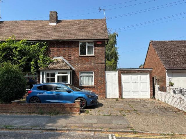 4 bedroom semi detached house to rent