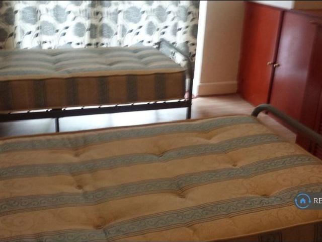 4 bedroom semi detached house to rent