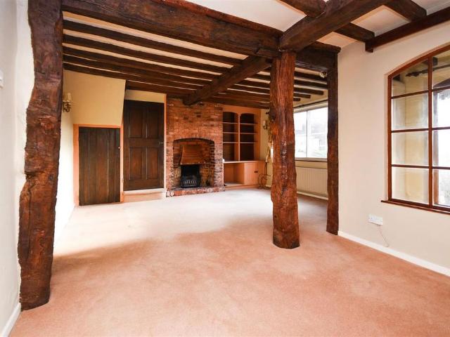 4 bedroom semi detached house to rent