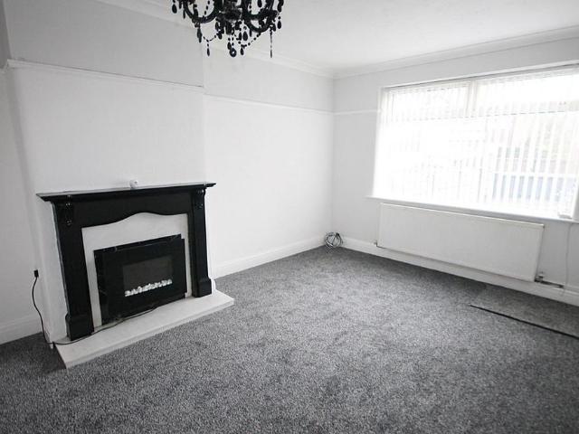 4 bedroom semi detached house to rent