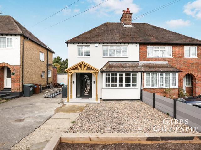 4 bedroom semi detached house to rent