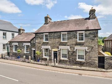 4 bedroom semi detached house to rent