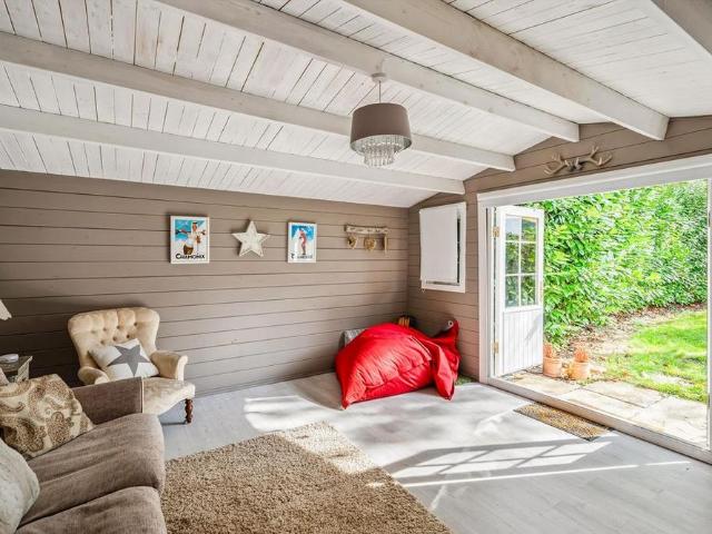 4 bedroom semi detached house to rent