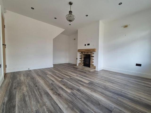4 bedroom semi detached house to rent