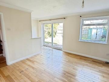 4 bedroom semi detached house to rent