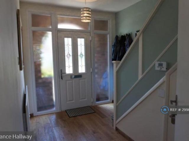 4 bedroom semi detached house to rent