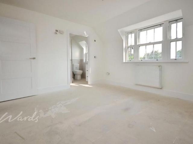 4 bedroom semi detached house to rent