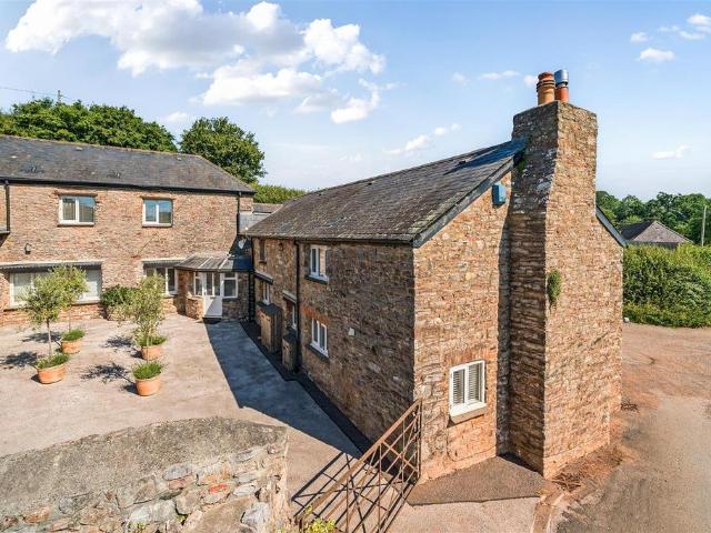 4 bedroom semi detached house to rent