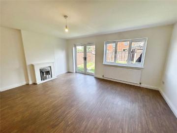 4 bedroom semi detached house to rent
