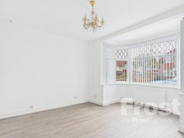 4 bedroom semi detached house to rent