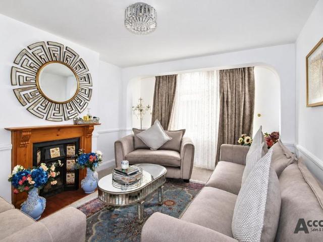 4 bedroom semi detached house to rent