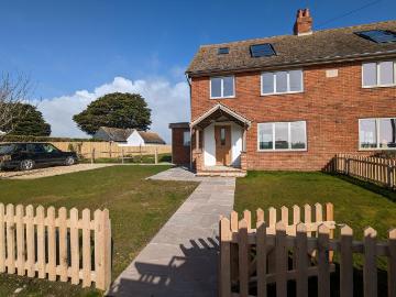 4 bedroom semi detached house to rent