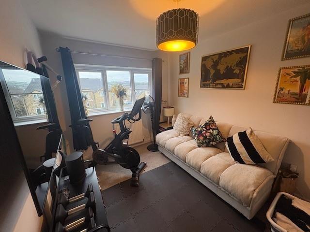 4 bedroom semi detached house to rent