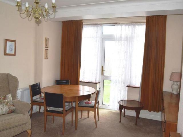 4 bedroom semi detached house to rent