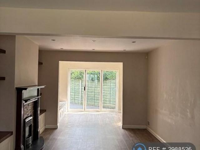 4 bedroom semi detached house to rent