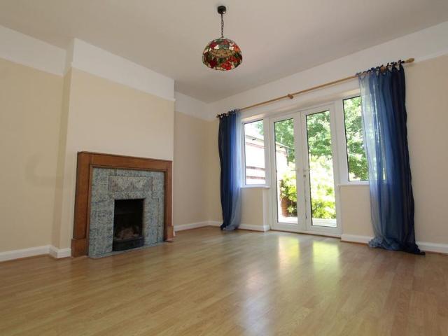 4 bedroom semi detached house to rent