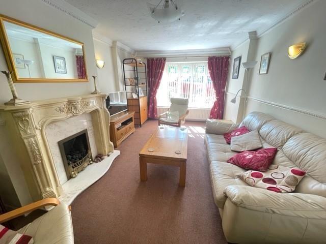 4 bedroom semi detached house to rent