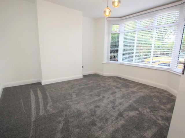 4 bedroom semi detached house to rent