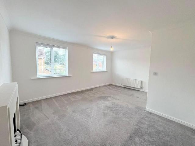4 bedroom semi detached house to rent