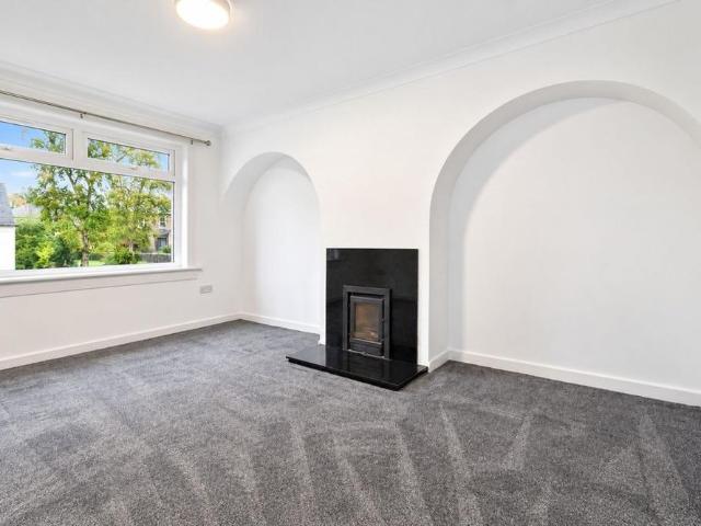 4 bedroom semi detached house to rent
