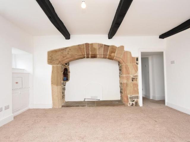 4 bedroom semi detached house to rent