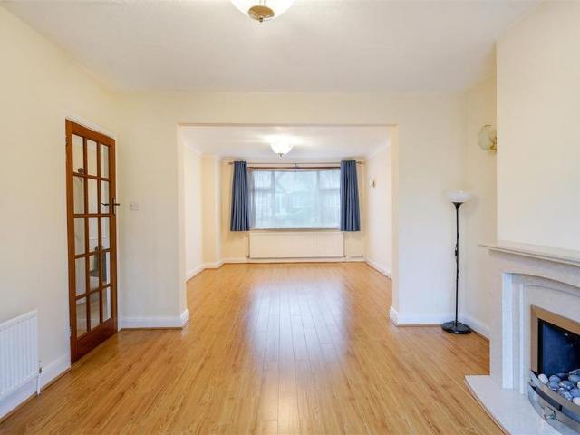 4 bedroom semi detached house to rent