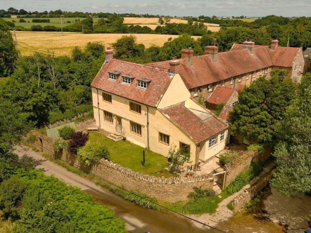 4 bedroom semi detached house to rent