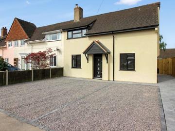 4 bedroom semi detached house to rent