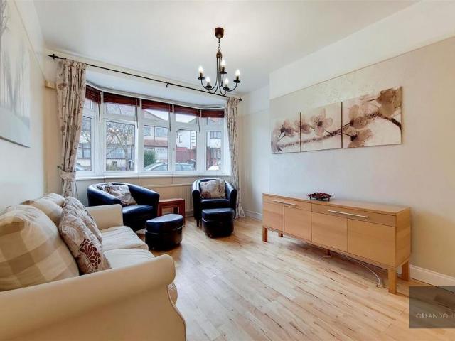 4 bedroom semi detached house to rent