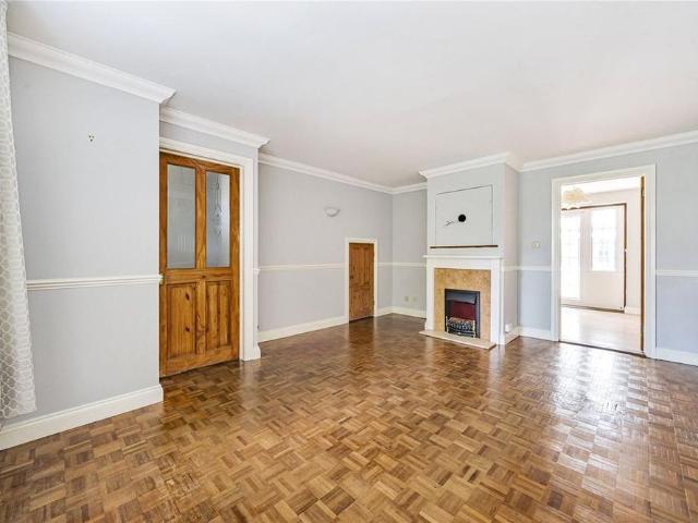 4 bedroom semi detached house to rent