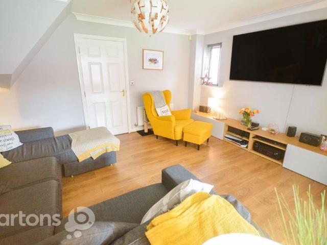 4 bedroom semi detached house to rent