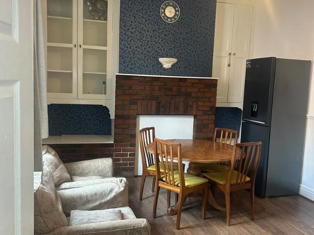 4 bedroom semi detached house to rent