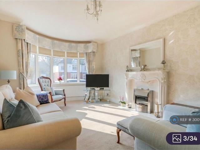 4 bedroom semi detached house to rent