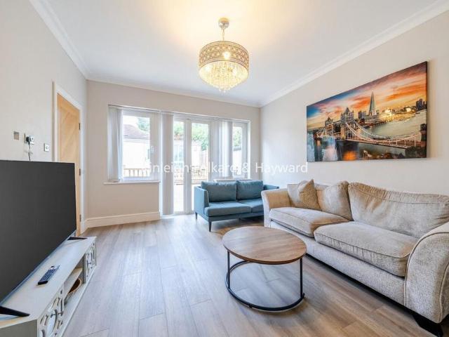 4 bedroom semi detached house to rent