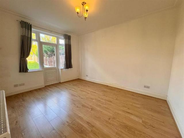 4 bedroom semi detached house to rent