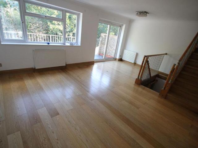 4 bedroom semi detached house to rent
