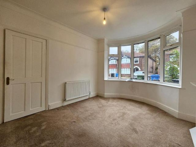 4 bedroom semi detached house to rent