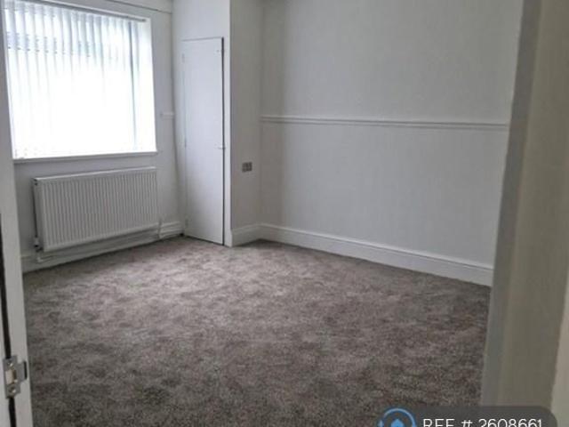 4 bedroom semi detached house to rent