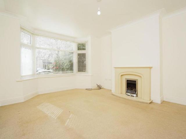 4 bedroom semi detached house to rent