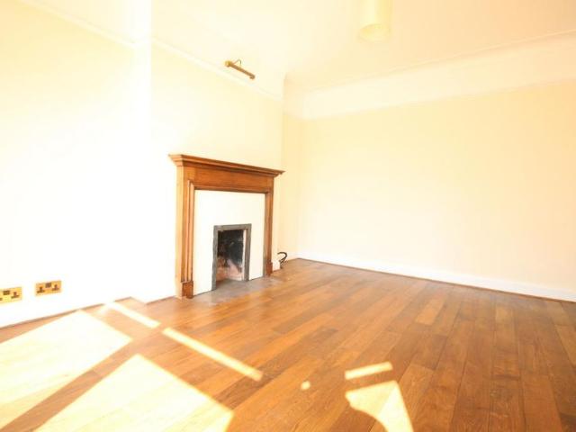 4 bedroom semi detached house to rent